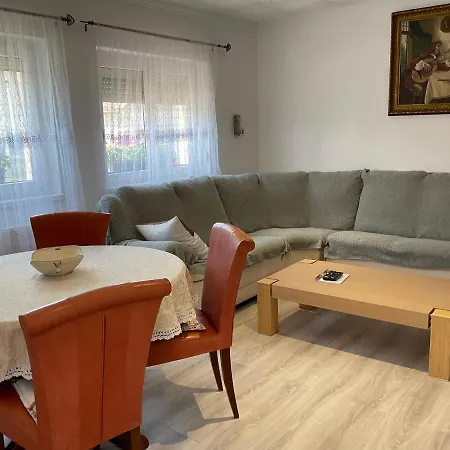 בית הארחה Jarmila Vendeghaz 4*