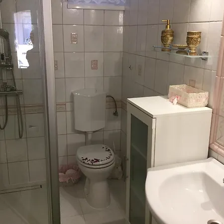 בית הארחה Jarmila Vendeghaz 4*