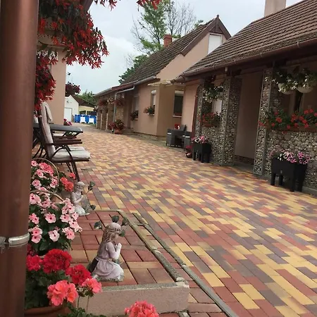 בית הארחה Jarmila Vendeghaz